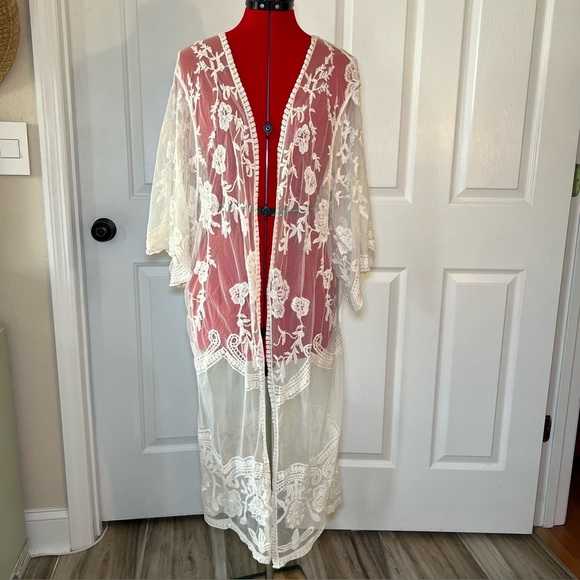 Other - Lace Short Sleeve Long Sleeve Cream Kimono